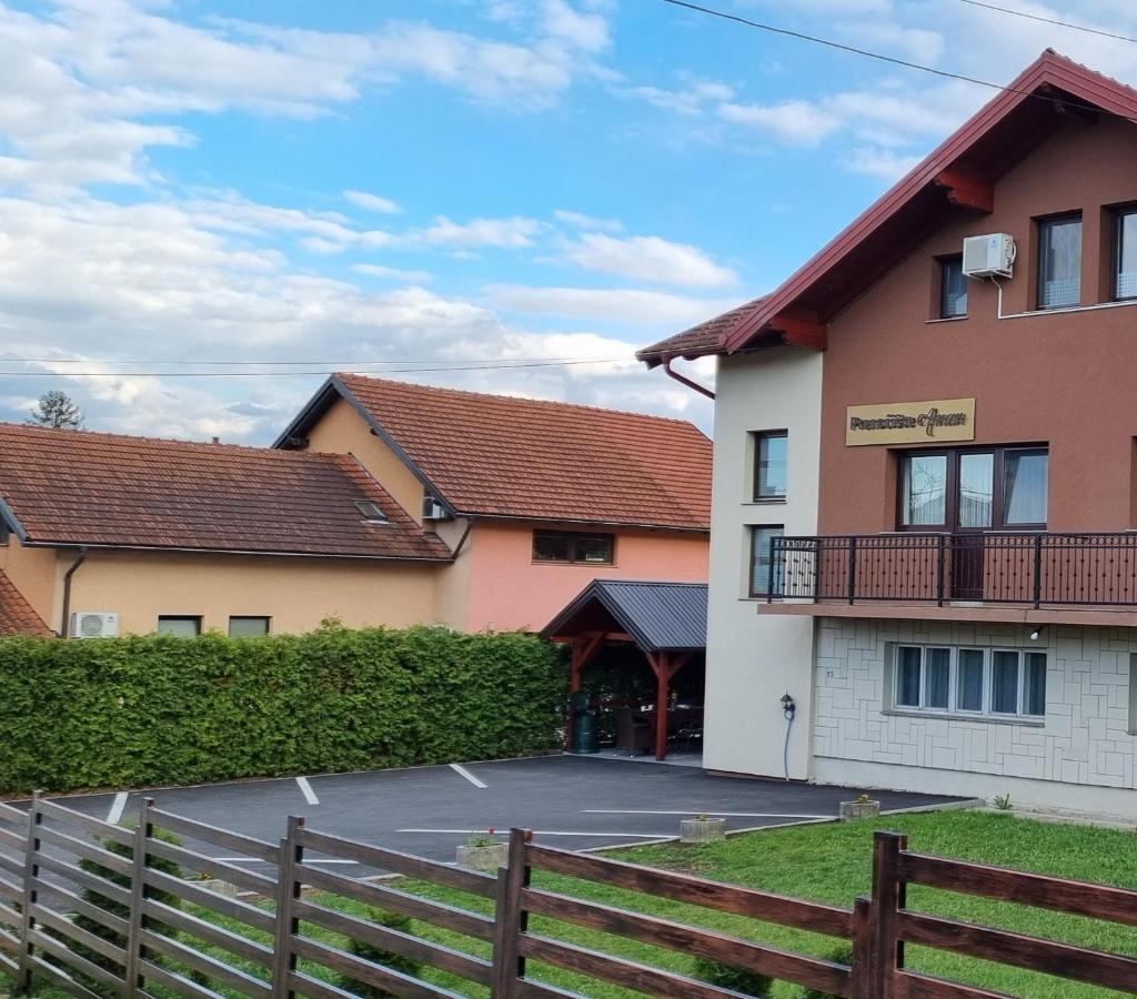 Prenociste-Sobe-Rooms-Aman Bihać Exteriér fotografie