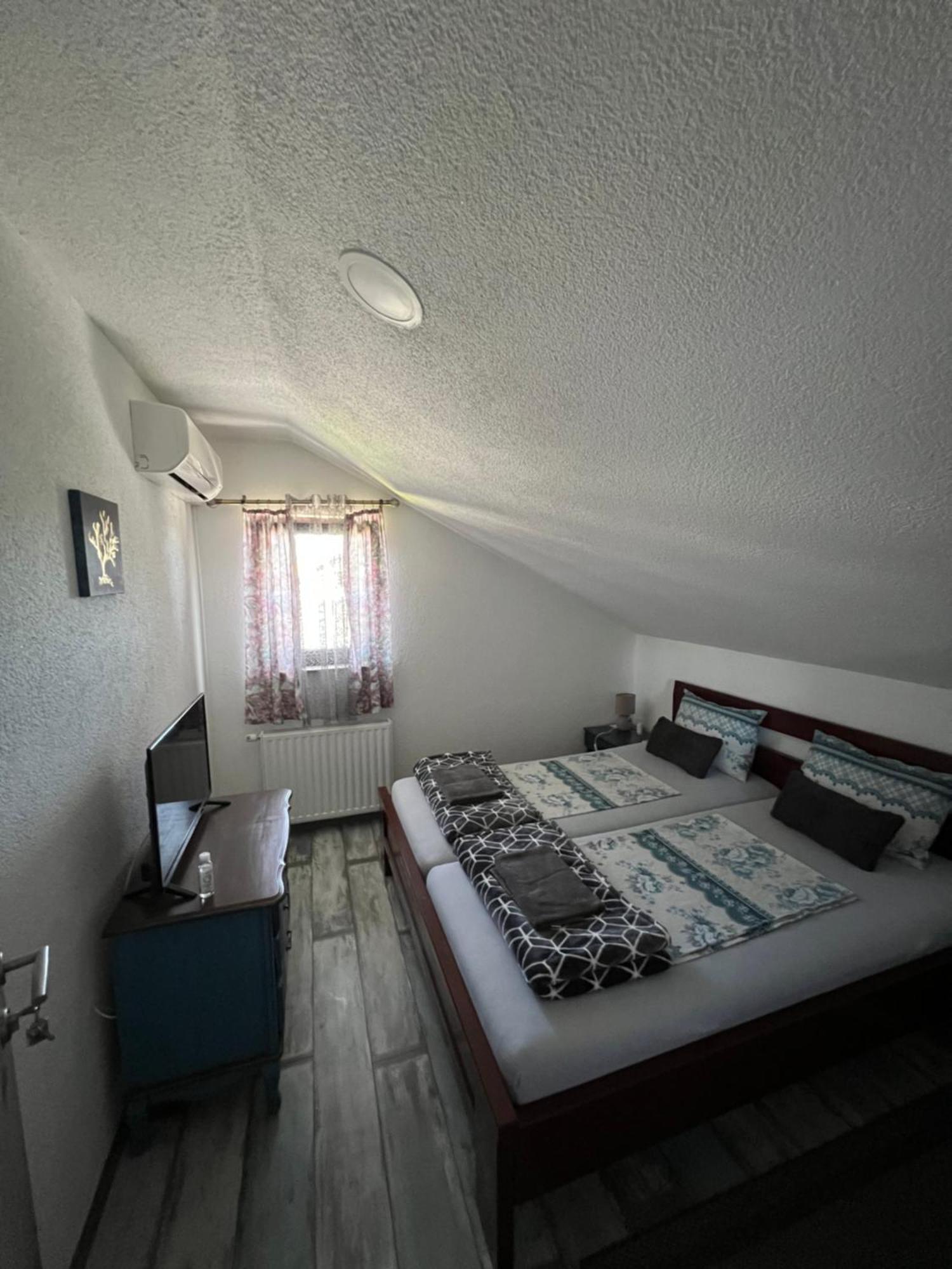 Prenociste-Sobe-Rooms-Aman Bihać Exteriér fotografie
